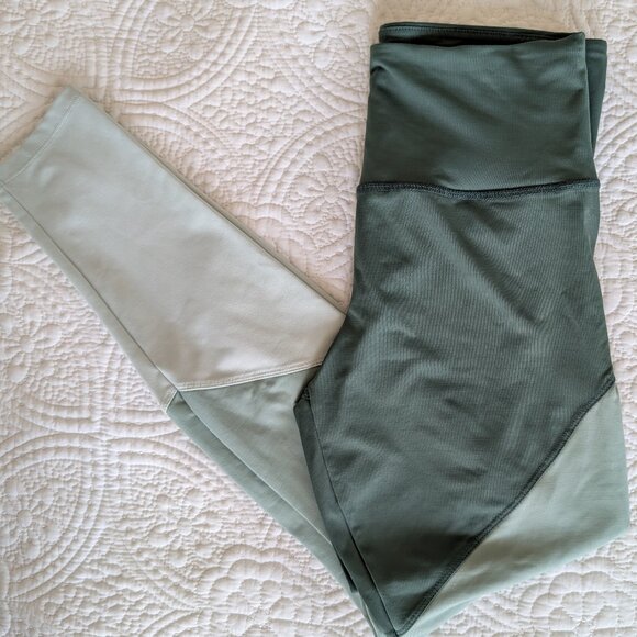 Aesthetic Green and Mint Color Block Leggings - Picture 2 of 7